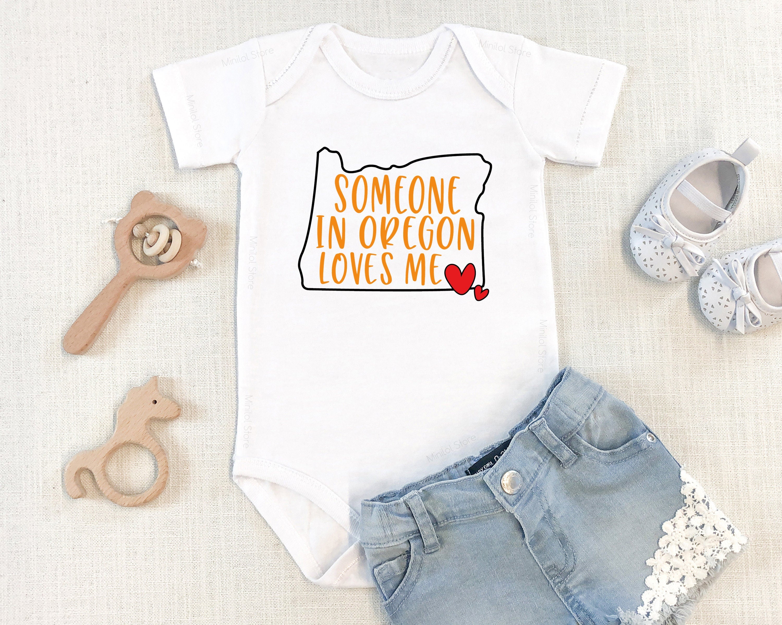 Someone In Oregon Loves Me Onesie®, Oregon Baby Onesie®, Loved Toddler Onesie®, Long Distance Baby Gift, State Bodysuit