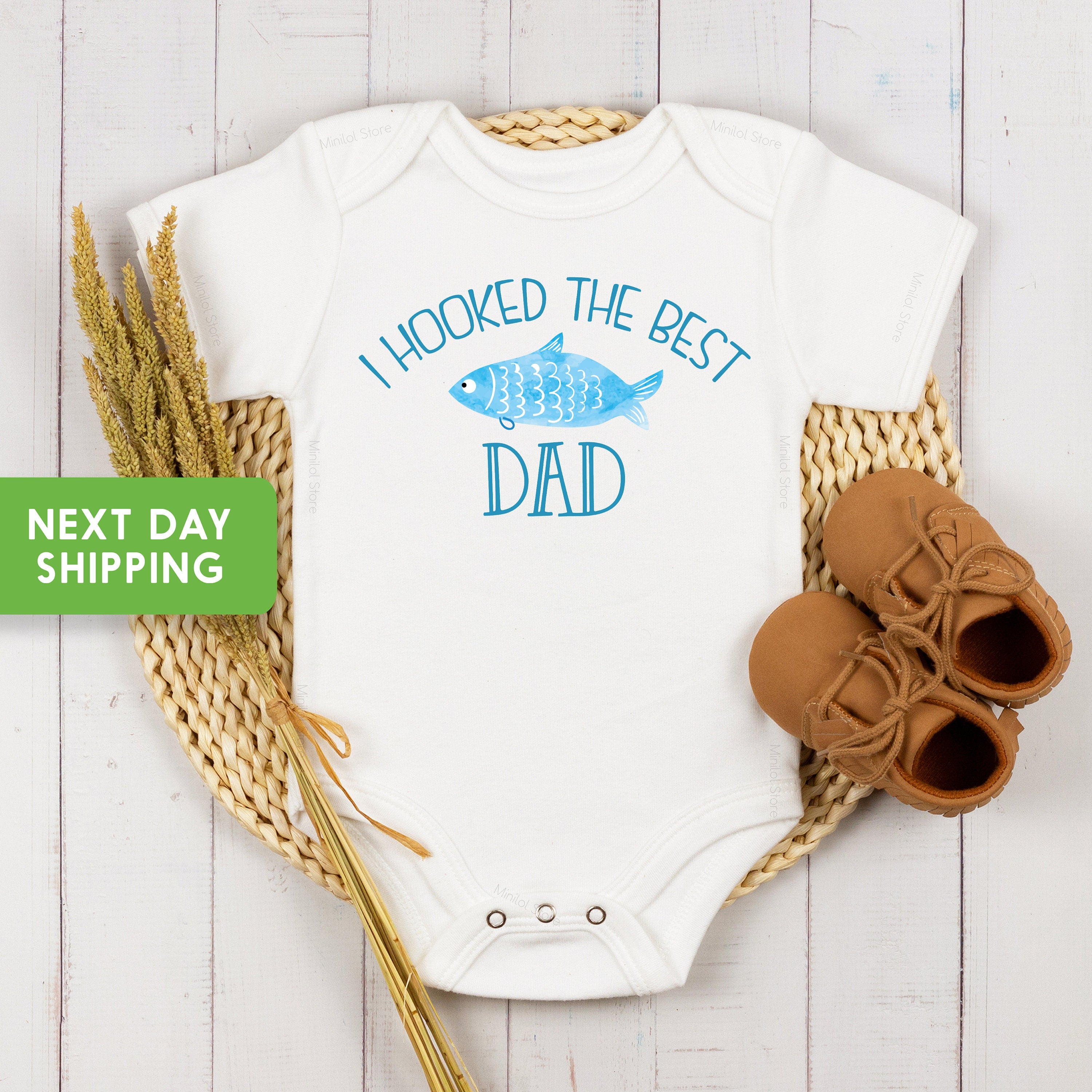 I Hooked The Best Dad Onesie® Fishing Bodysuit, Fishing Newborn Outfit, Baby Shower Gift, Baby Onesie® Baby Boy Onesie® Fish Bodysuit