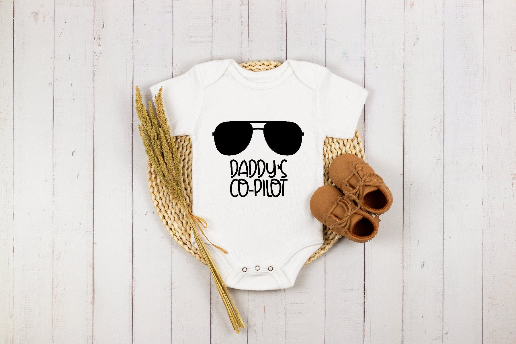 Daddy's CoPilot Onesie®, Gift For New Daddy, CoPilot Onesie®, Baby Announcement, Baby Shower Onesie®, Airplane Onesie®