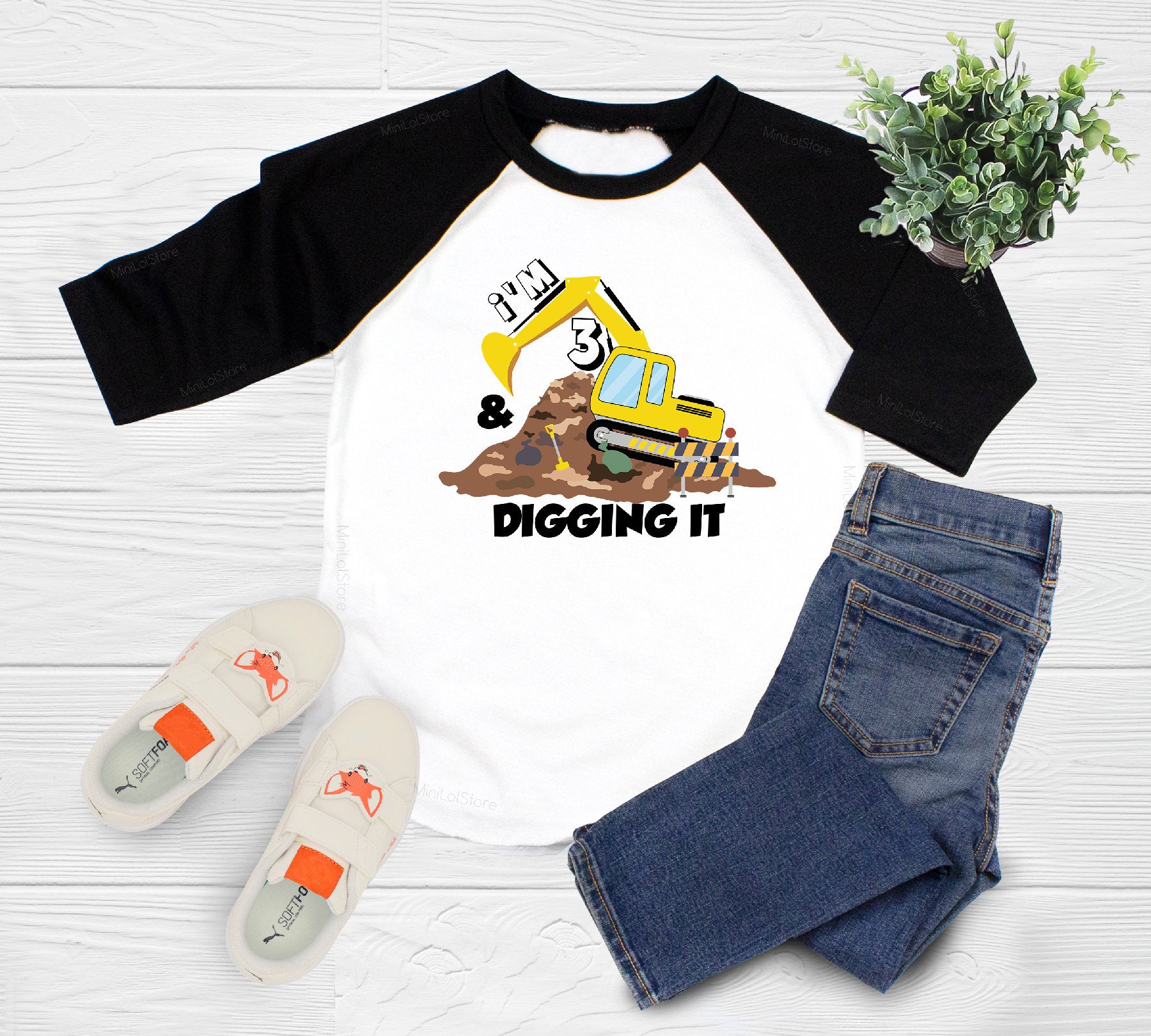 Construction Theme Birthday Shirt, I'm 3 And Digging It, 3 Year Old Birthday Shirt, 3nd Birthday Shirt, Three Year Old Construction Party