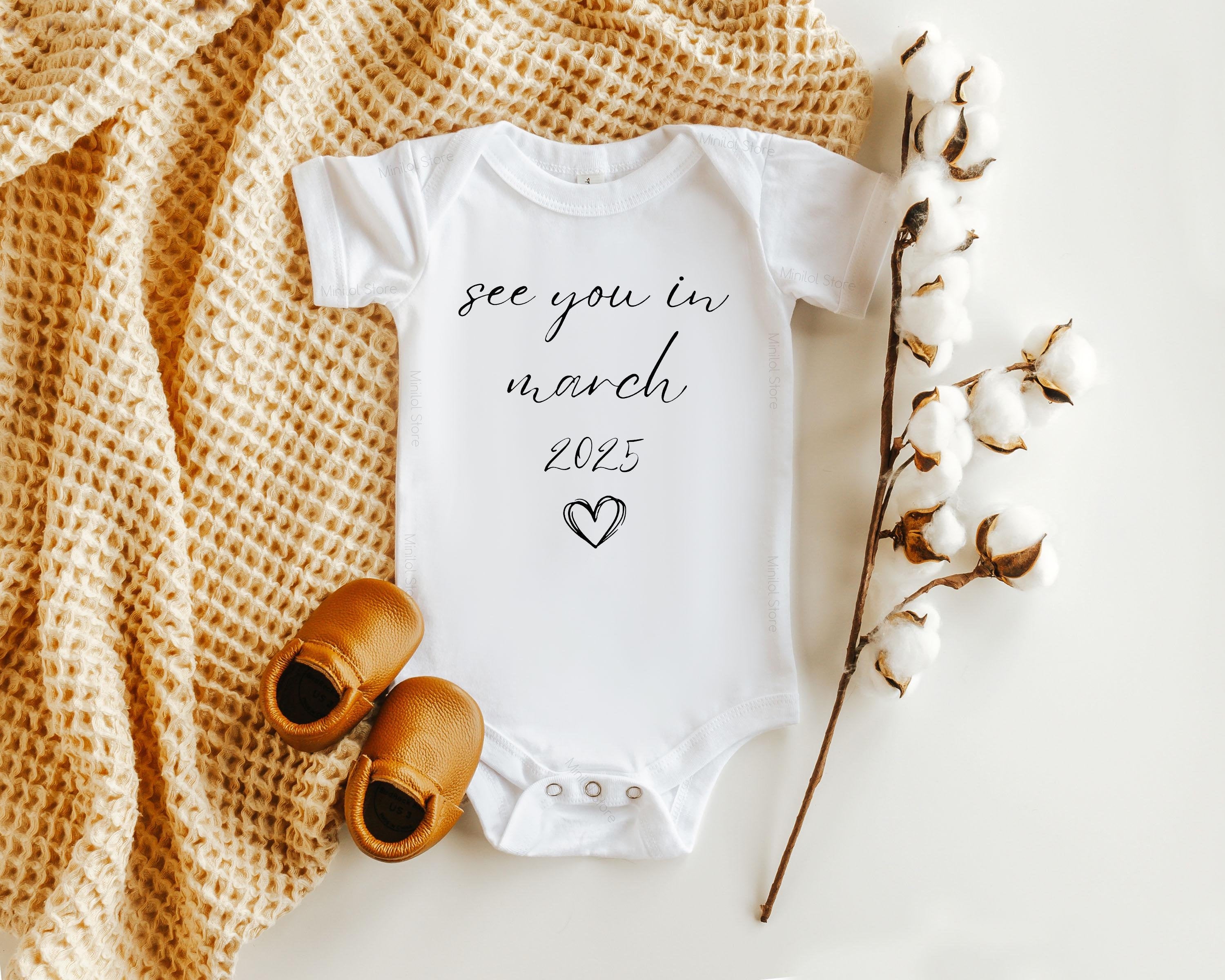 See You In March 2025 Baby Bodysuit, March Baby Announcement Clothes, Coming March 2025 Baby Onesie®, New Baby Announcement Onesie®